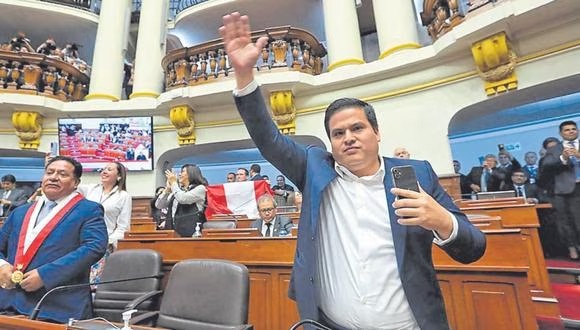 Congresistas usan vuelos pagados por el Estado para asistir a cumpleaños de Diego Bazán en Trujillo