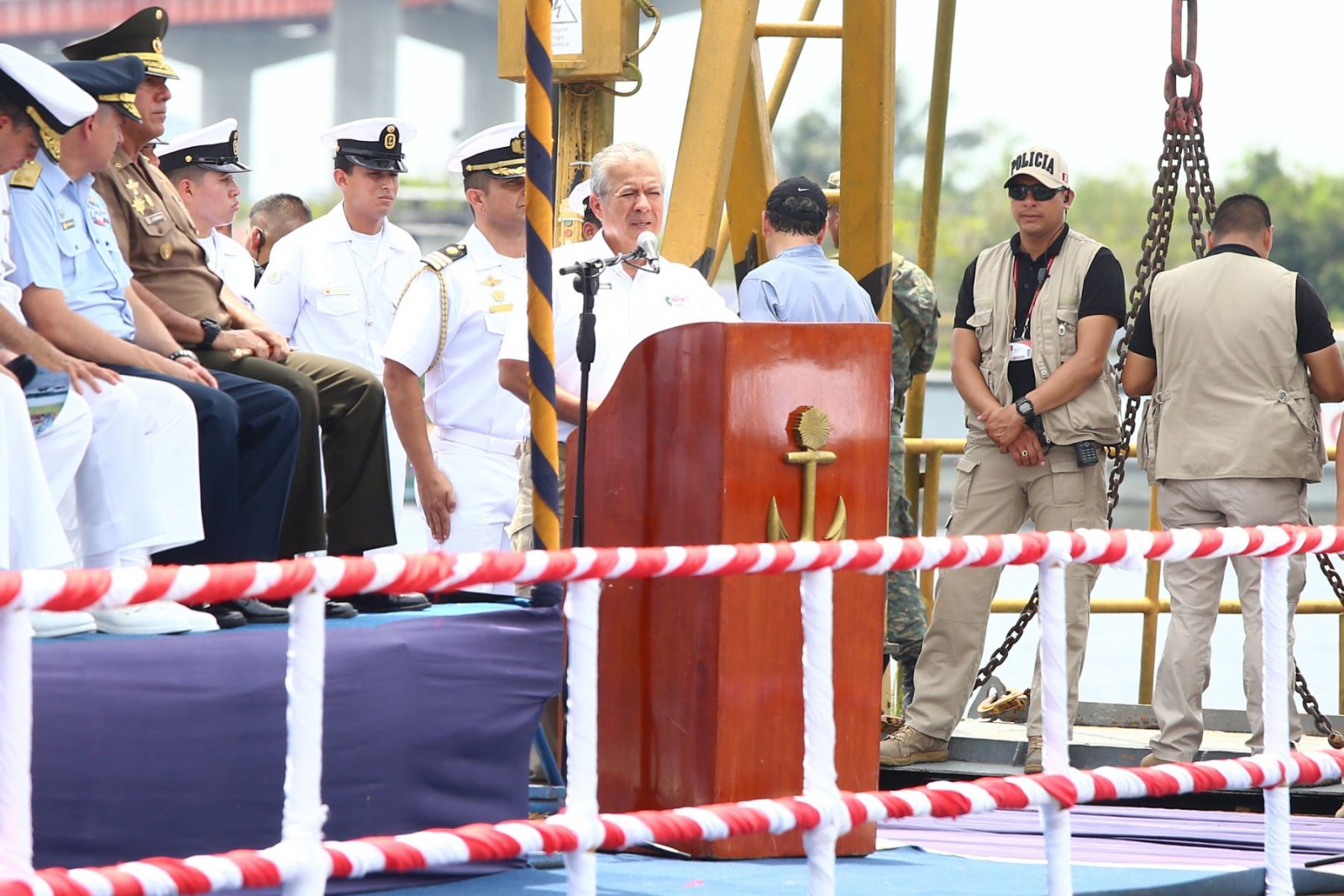 Ministro de Defensa destaca contribución de las FF.AA. en el bienestar de la población