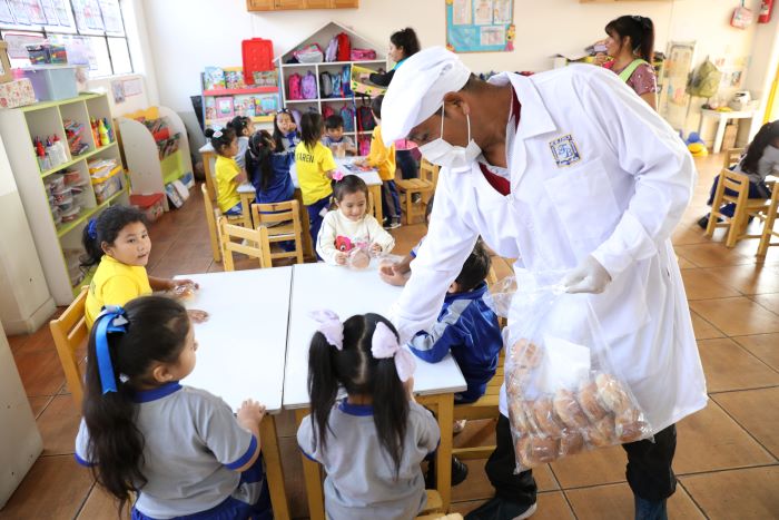 Más de 62 mil padres comprometidos con el servicio de alimentación escolar nacional