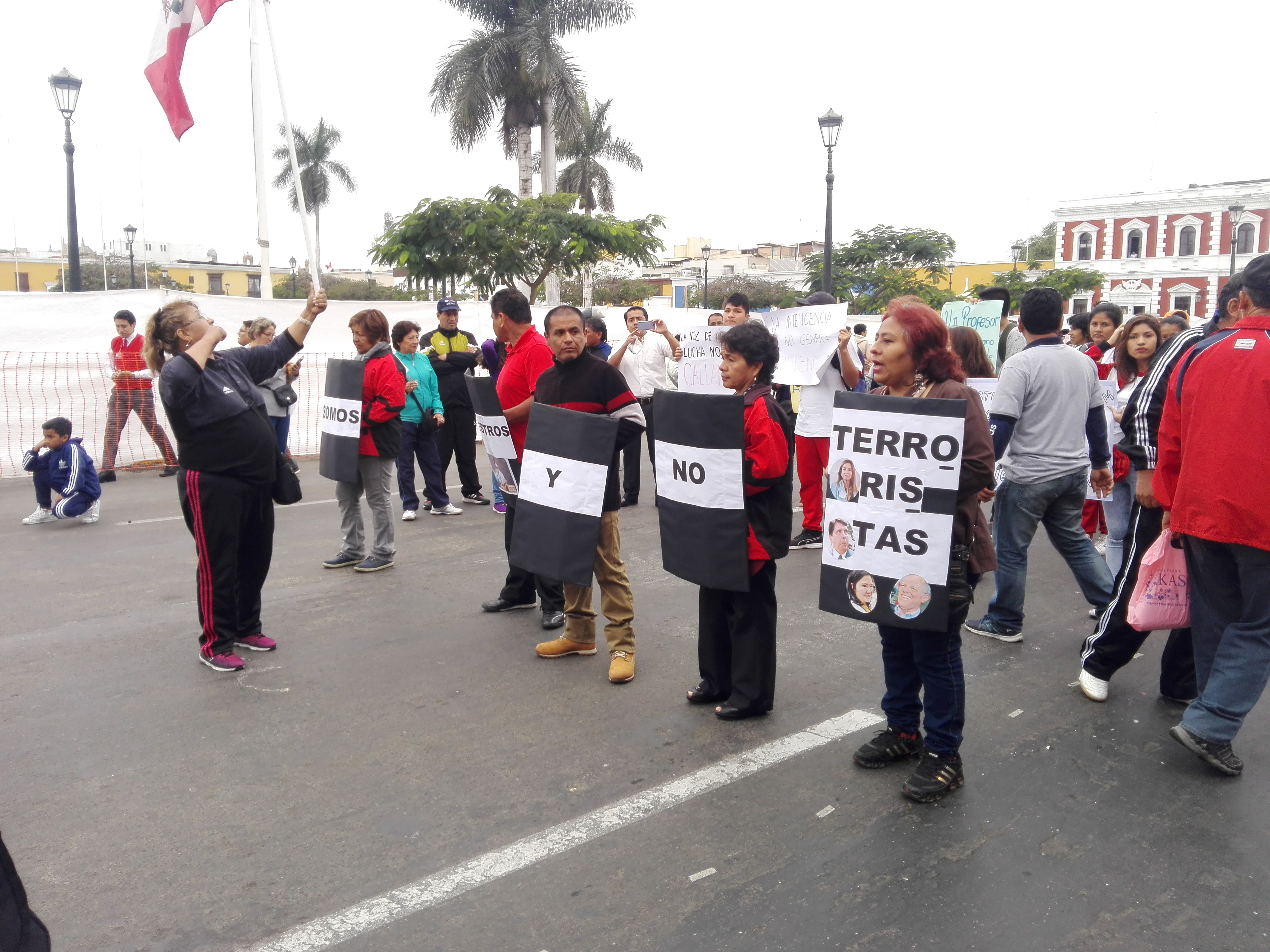 Conferencia Episcopal Peruana invoca al diálogo a huelguistas