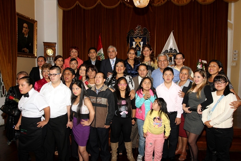 Juramenta Consejo de personas con Síndrome de Down