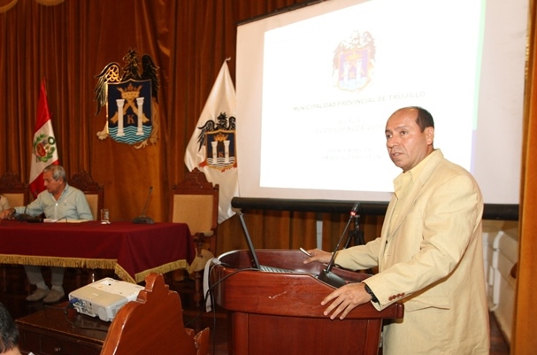 Municipio da marcha atrás y se resiste a devolución de bonos