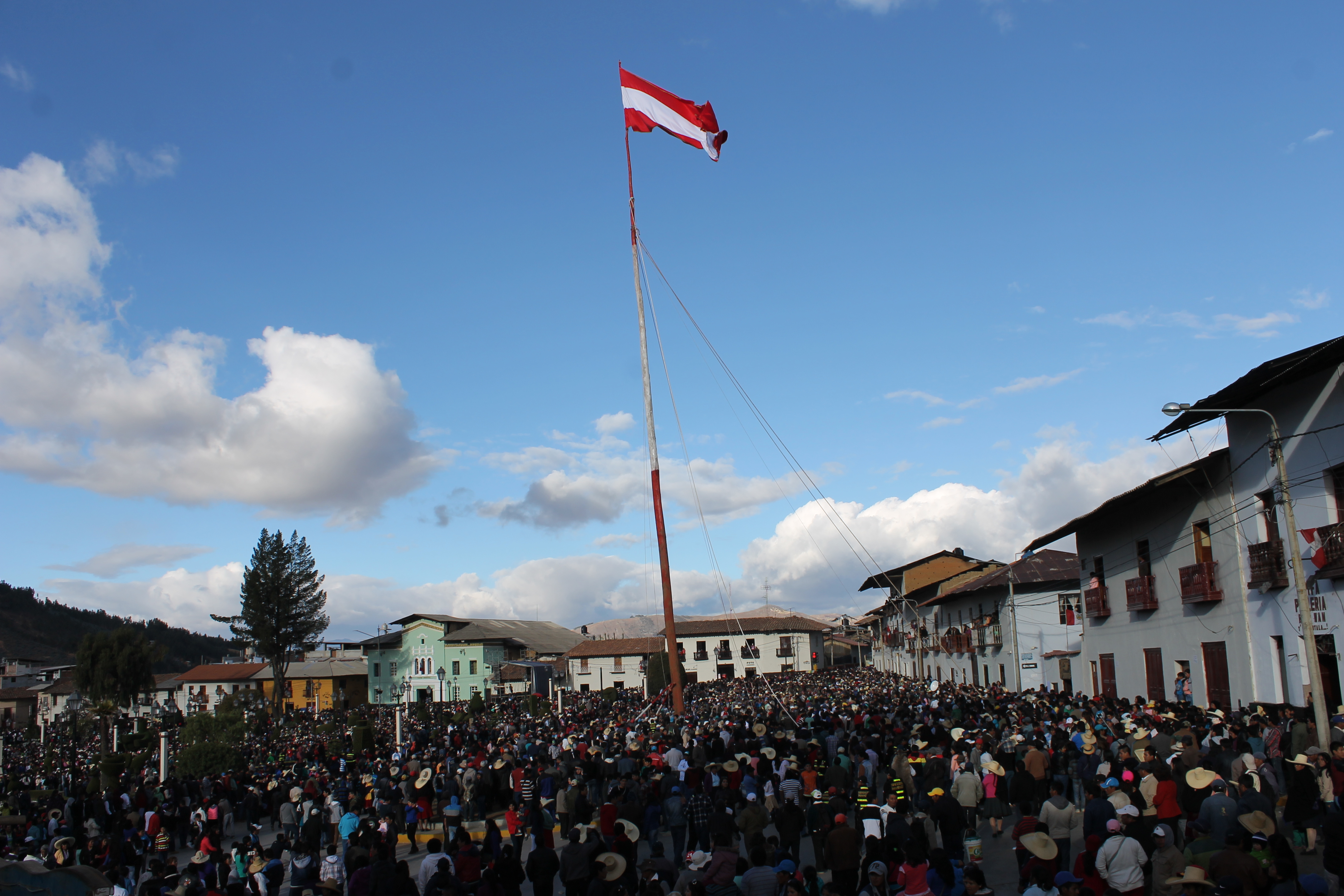 Huamachuco: Celebran tradicional Parada del Gallardete