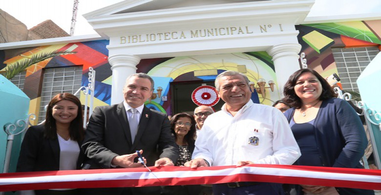 Ministro de Cultura destacó creación del mural artístico de la Biblioteca Municipal de Trujillo