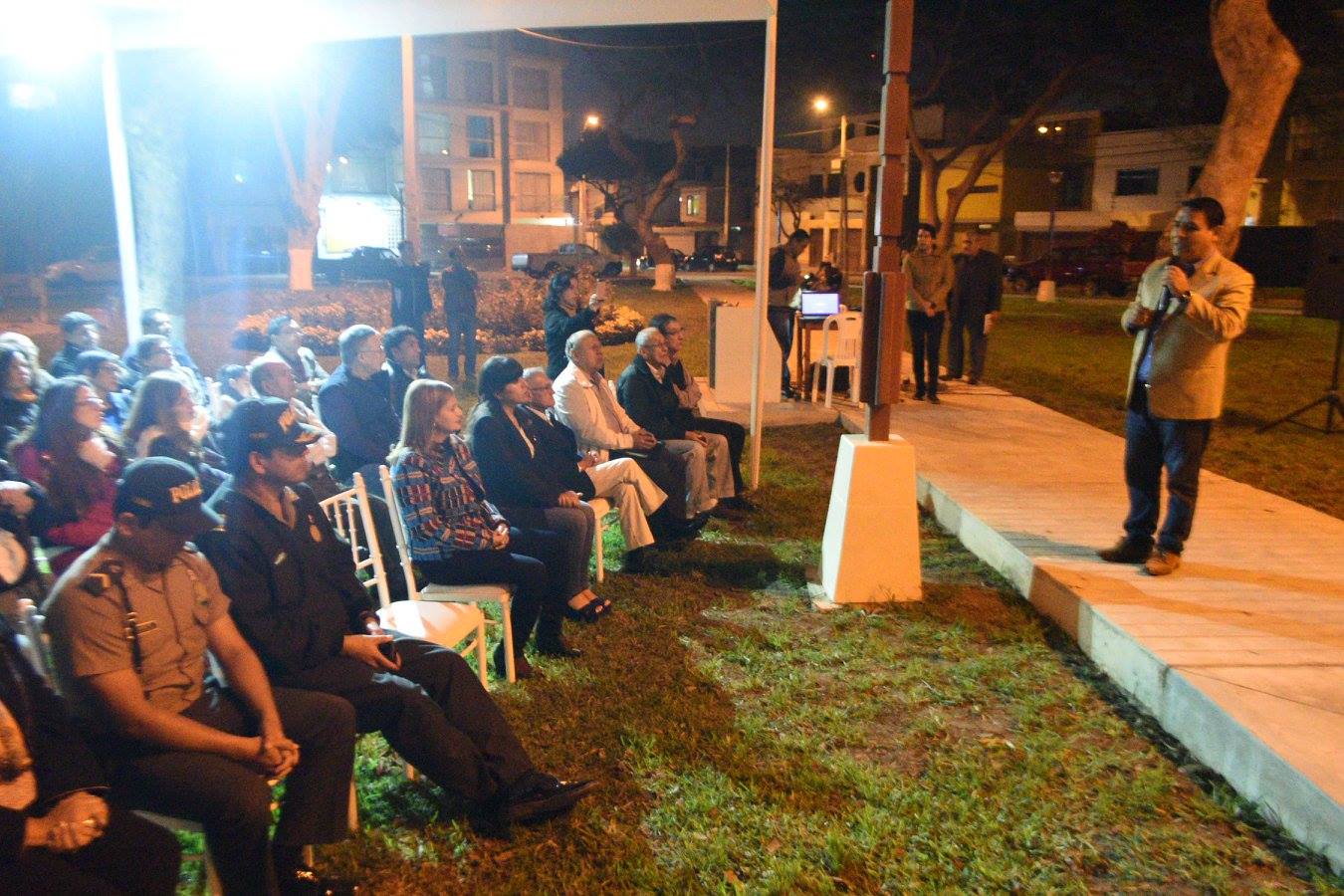 Víctor Larco: alcalde inauguró parque Cecilio Cox Doray