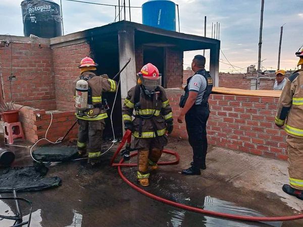 Incendio deja pérdidas materiales en un taller de calzado