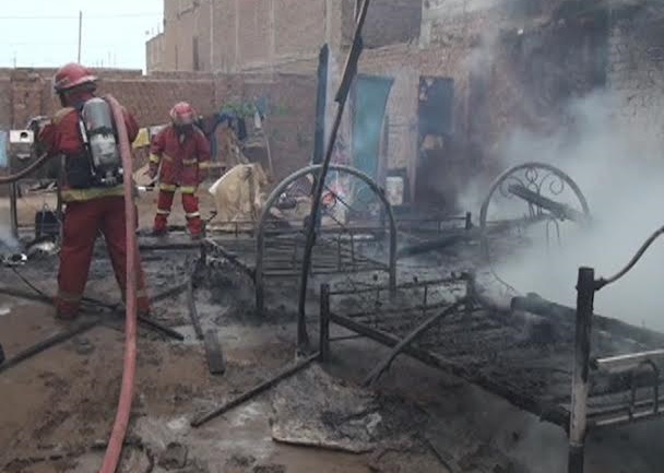 Incendio reduce a cenizas casa de pintor en Natasha Alta