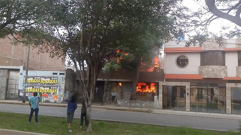 Anciana salva de morir en incendio de urb. Santo Dominguito