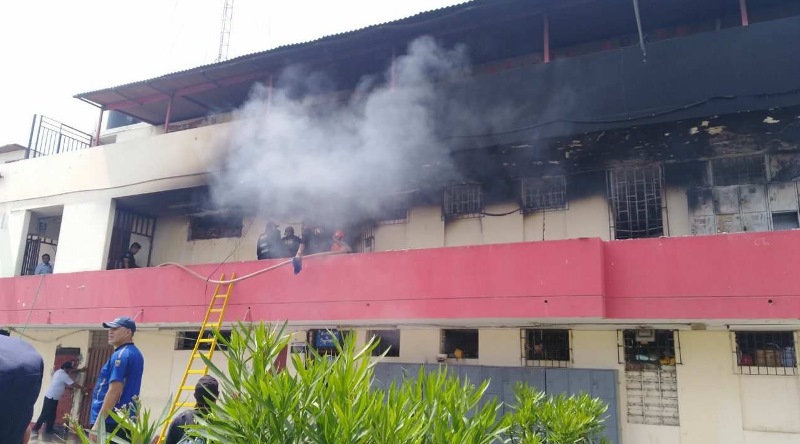 Incendio ex Floresta: director descarta motín y adolescentes se recuperan