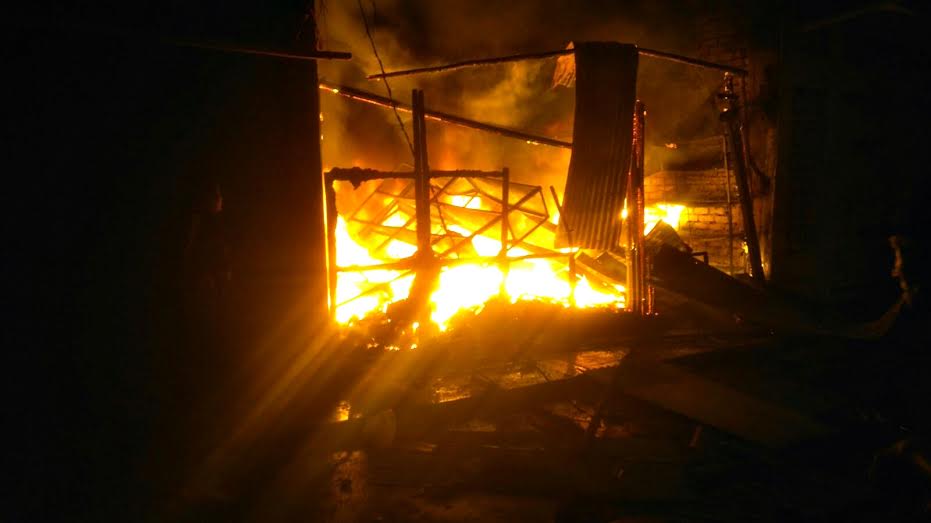 Incendio en "La Hermelinda" fue sofocado por serenos y bomberos(Video)