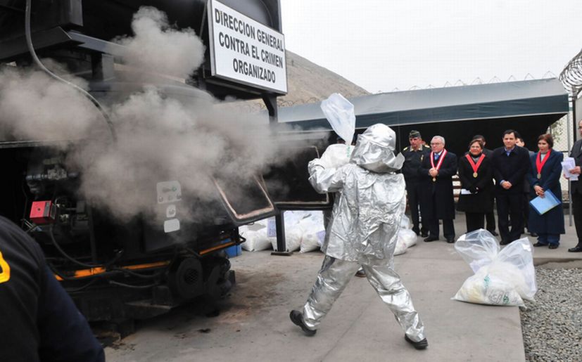 Incineran más de una tonelada de droga incautada en varios sitios del país