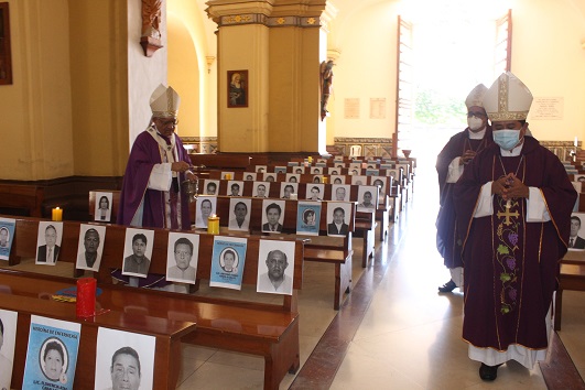 Cuaresma inicia con homenaje a 427 médicos y enfermeros del Perú fallecidos por covid-19