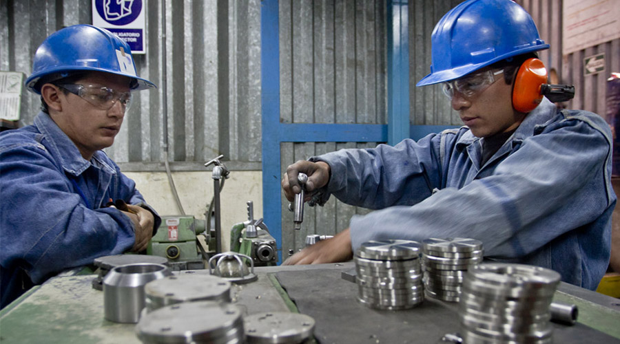 Institutos superiores acreditados mejoran su articulación con el sector productivo, refiere Sineace