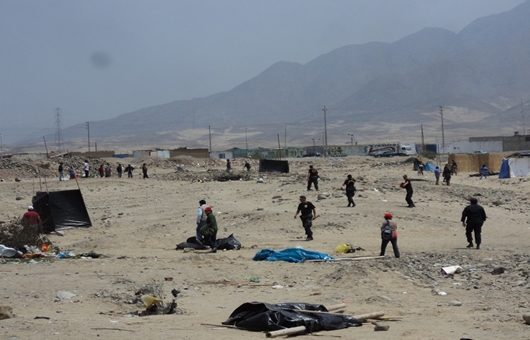  Policía Nacional y Fiscalía desalojan a invasores de tierras de Chavimochic