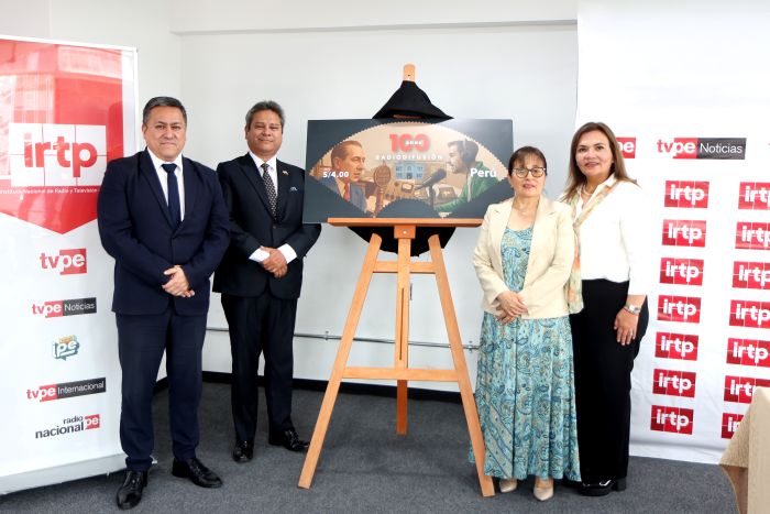 Serpost presenta sello postal por los 100 años de la radio en el Perú
