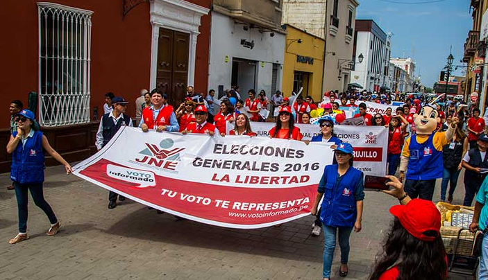 Instituciones participaron de pasacalle y feria electoral en Trujillo