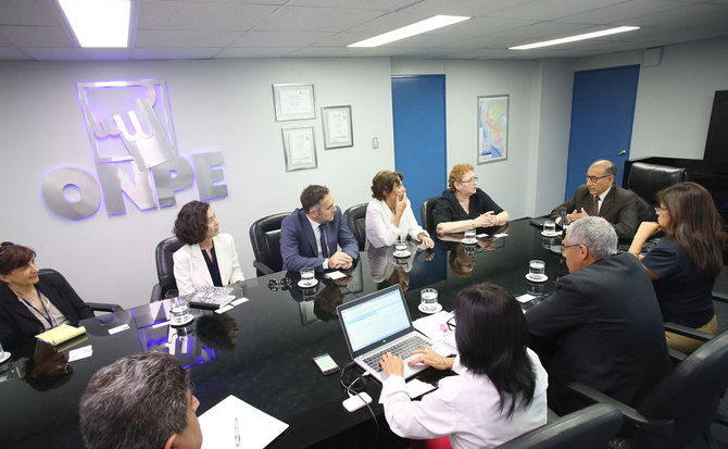   ONPE recibió a miembros de Misión de Observación Electoral de la UE   