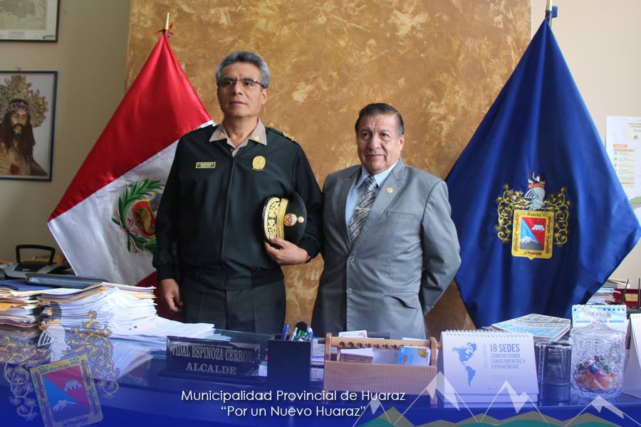 Jefe de Macro Región Policial La Libertad-Áncash se reunió con alcalde de Huaraz