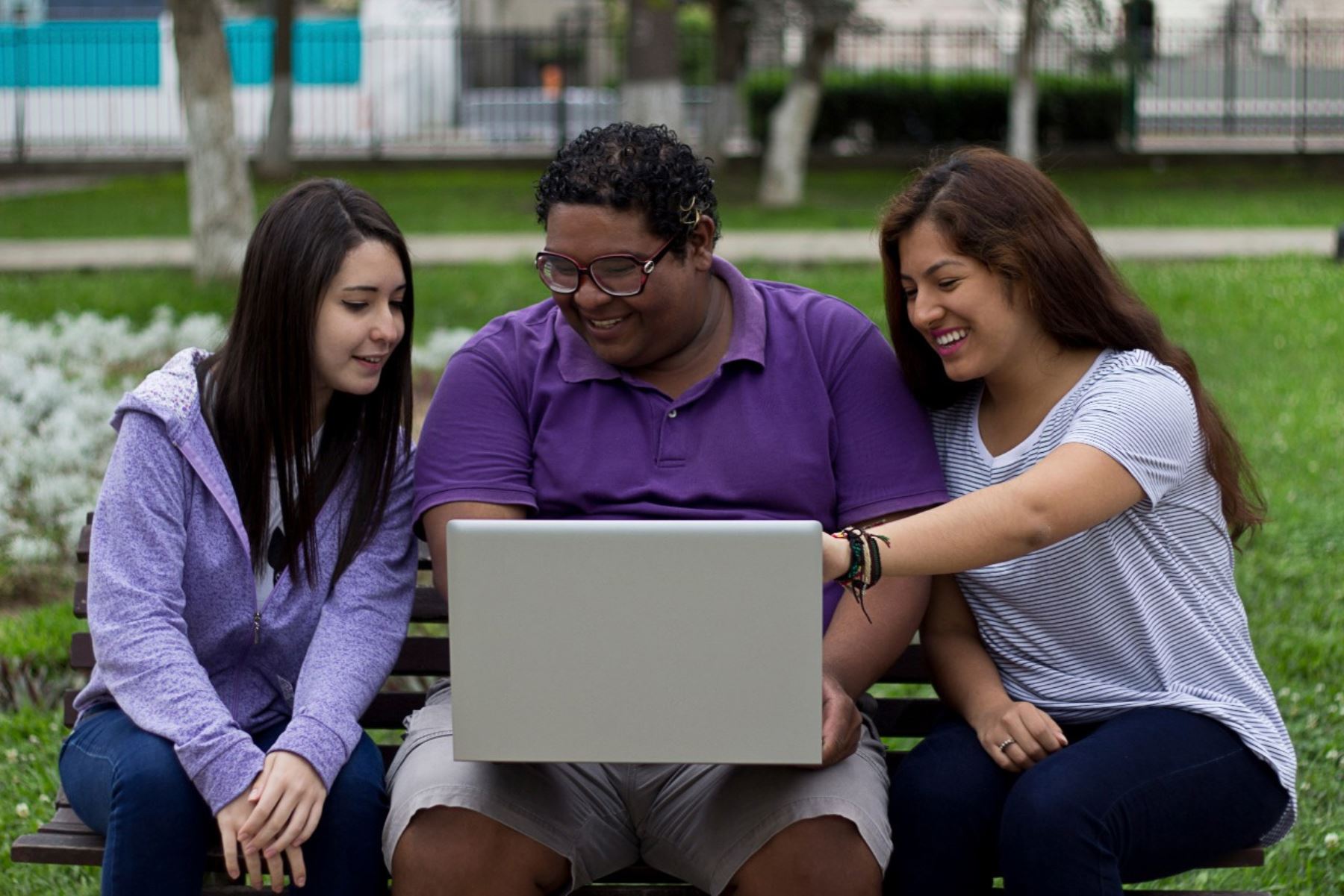 JNE destaca la necesidad de asegurar la participación equitativa de jóvenes en la política
