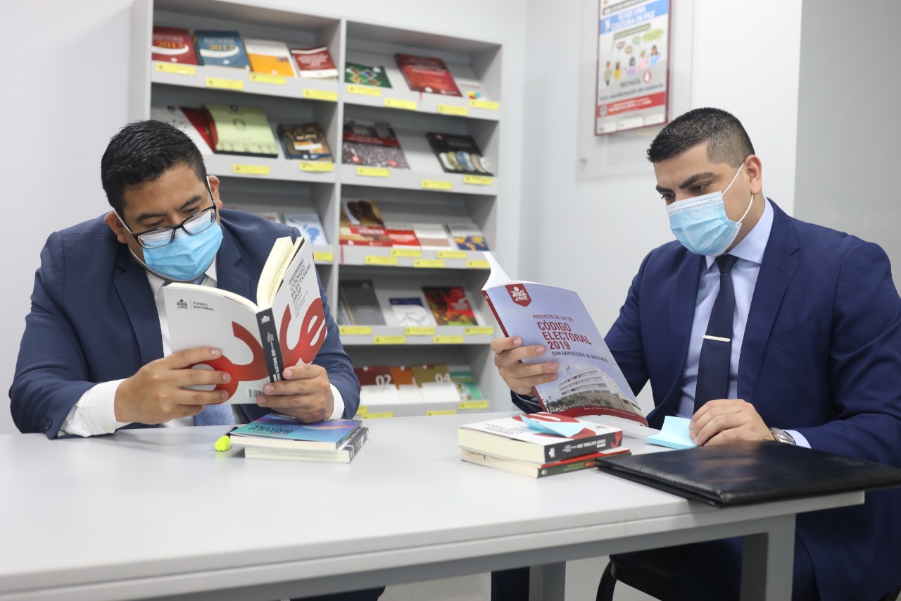 Biblioteca  político-electoral del JNE cumple 25 años al servicio del país