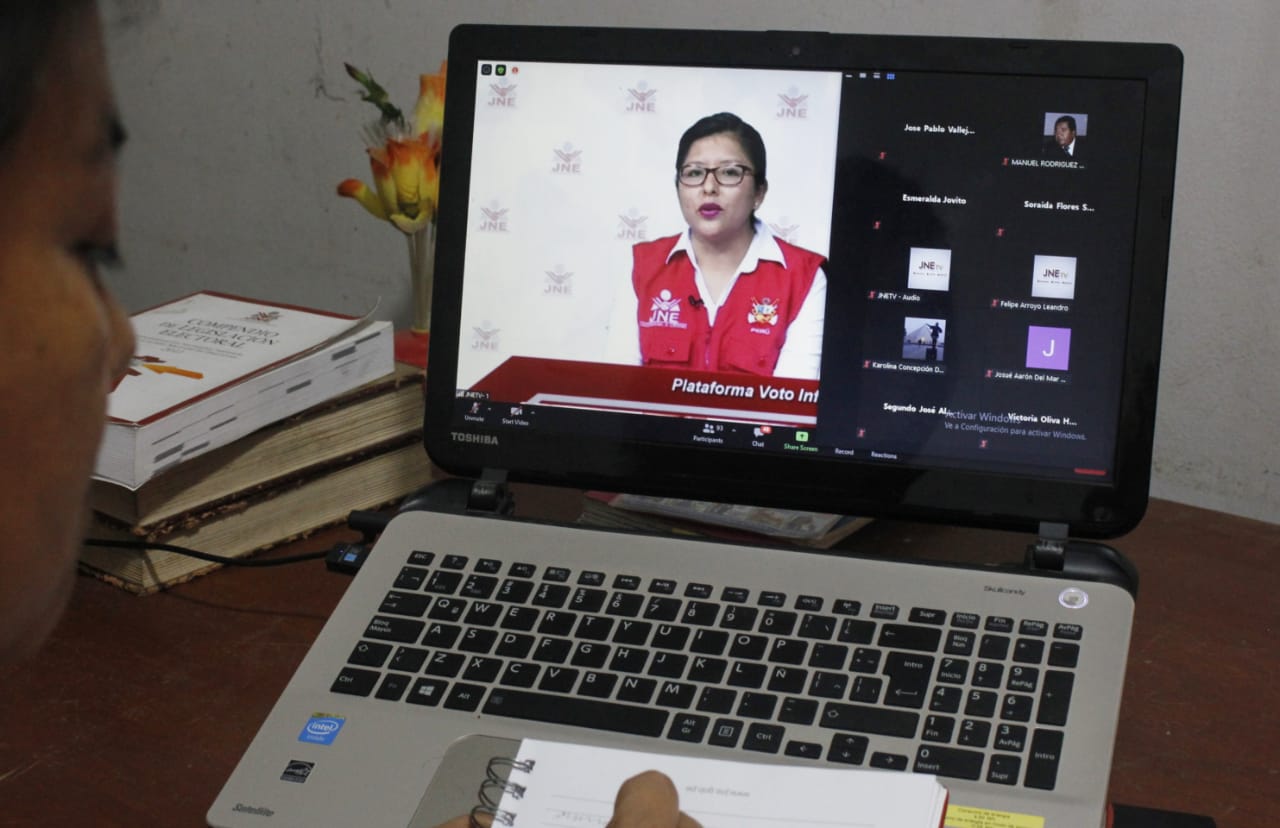 Candidatos que entreguen dádivas pueden ser excluidos del proceso electoral, advierte el JNE