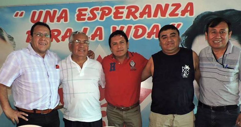 Electo dirigente aprista aparece en foto junto a procesado por corrupción