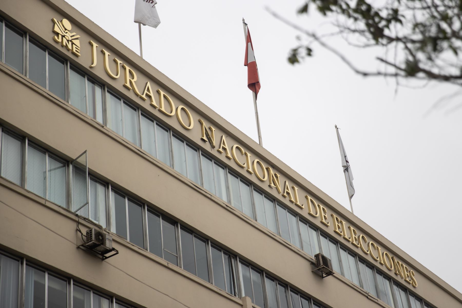 JNE inició proceso de verificación de firmas falsas y no descarta retirar a partidos infractores