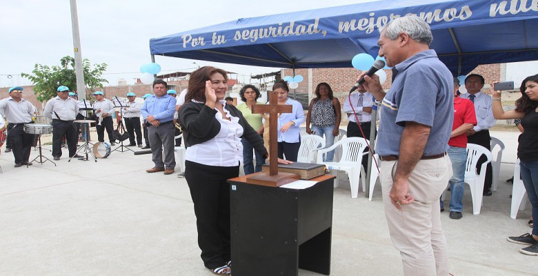 Trujillo: Elidio Espinoza juramentó a  alcaldesas de centros poblados Barraza y Valle Sol