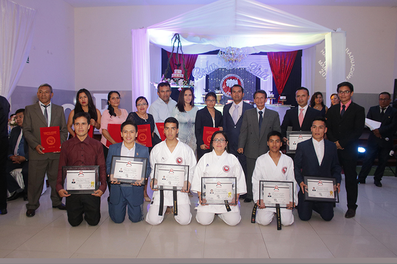Estudiante de la Upao graduado como cinturón negro con los mejores del Perú