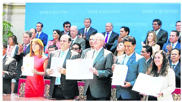 Trujillo: seguridad, salud y carreteras, piden autoridades liberteñas a Kuczynski