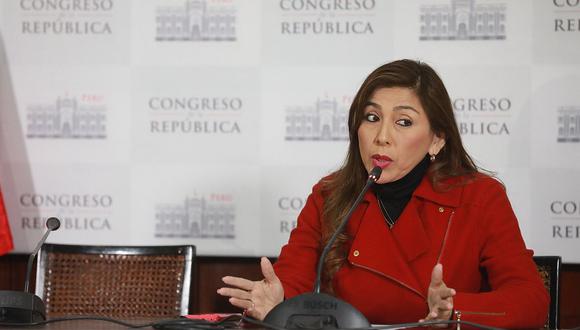 Lady Camones pide a Comisión de Ética investigar audios filtrados que protagonizó con César Acuña 