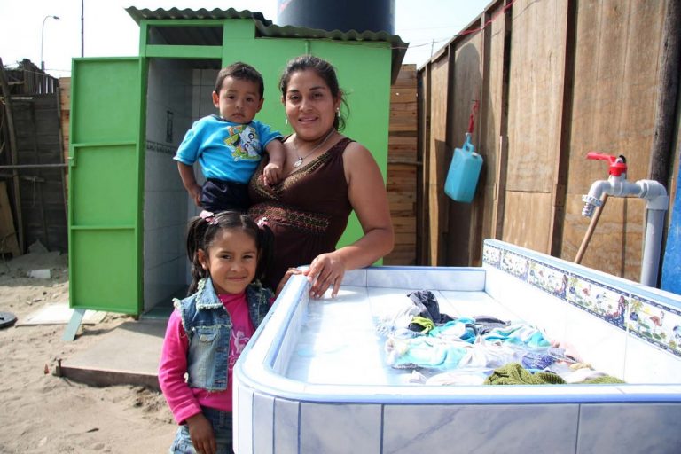 Más de 3.4 millones de peruanos vulnerables reciben tarifa de agua menor por subsidio focalizado