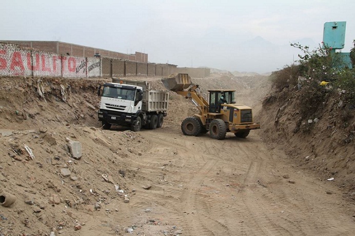Inician trabajos de limpieza y retiro de basurales en la quebrada El León