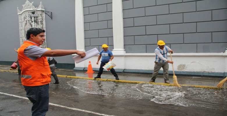 Inician plan de contingencia y limpieza en la ciudad de Trujillo por intensas lluvias