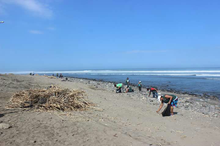 Limpian Huanchaco para recibir turistas en semana santa