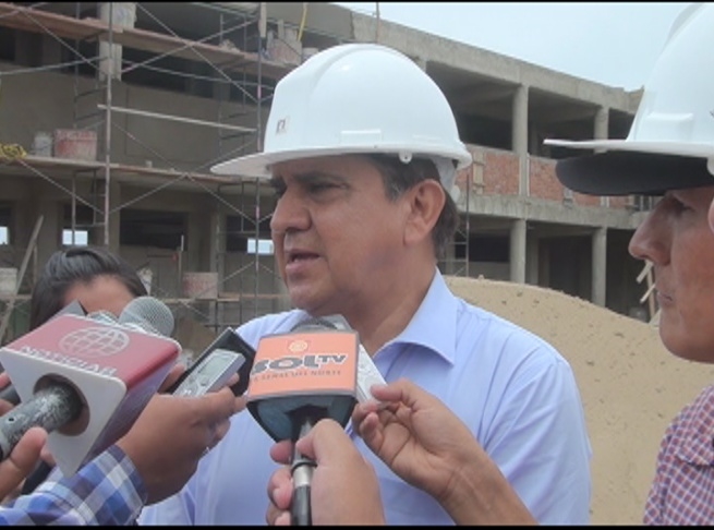 Manuel Llempén no habla de César Acuña