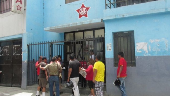 Apra expulsa a ex candidato a dirigente y suspende a otros 13 militantes