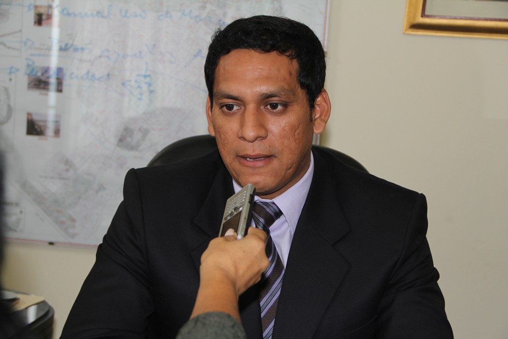 Luis Valdez presenta apelación tras ser excluido de elecciones por omitir información en hoja de vida