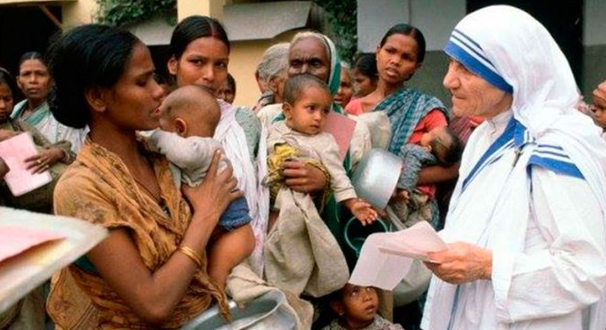 Papa Francisco anuncia canonización de Madre Teresa de Calcuta en septiembre   