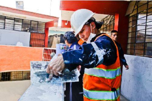 54,000 colegios del país recibirán recursos para su mantenimiento