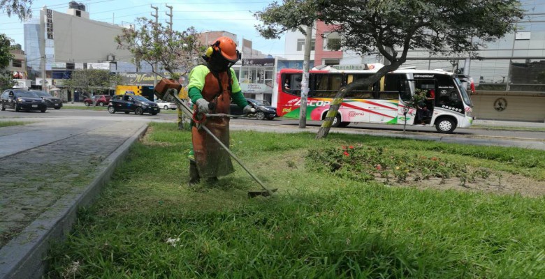 Municipio realiza mantenimiento de parques en Natasha Alta y Covicorti