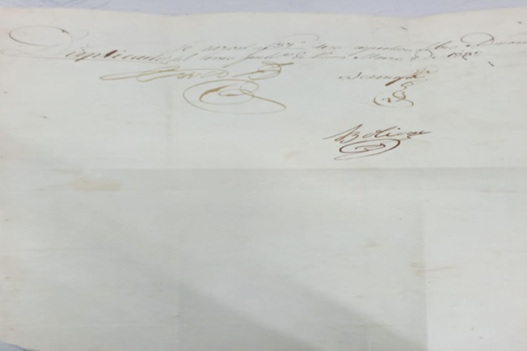 Evitan salida ilícita del país de un manuscrito de más de 200 años de antigüedad