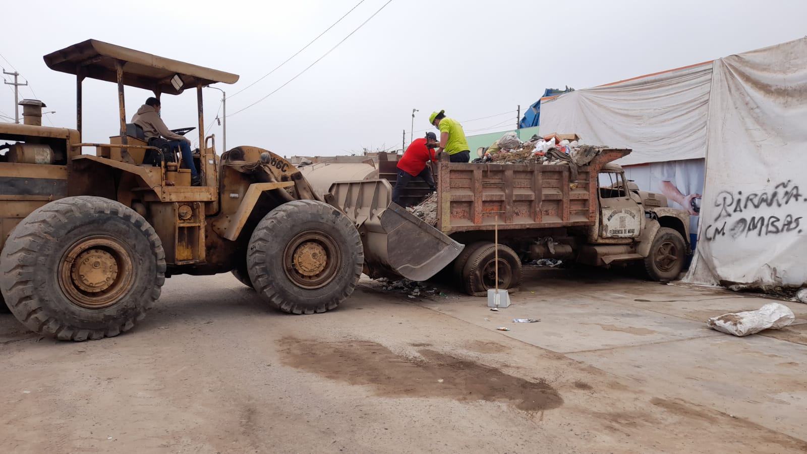 Retiran 35 toneladas de basura en Av. Miraflores en Florencia de Mora