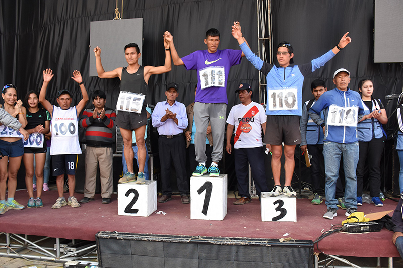 Atleta huancaíno Paulino Canchanya  ganó la II Ultra Maratón en Otuzco