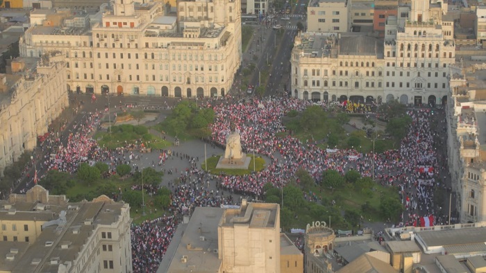 Ciudadanos marcharon en Lima y otras ciudades exigiendo la vacancia de Castillo