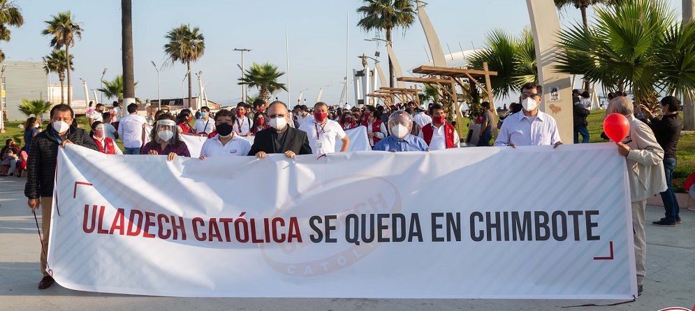 Chimbote: comunidad universitaria de Uladech Católica y colectivos expresaron rechazo a la fusión