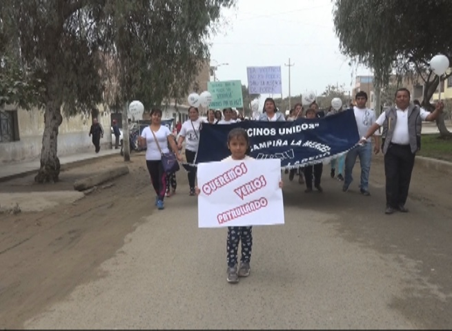 Laredo: vecinos hacen marcha por la paz para exigir más policías