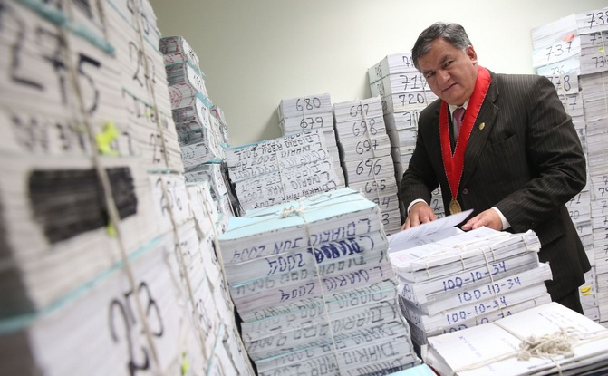 Unas 60 autoridades son investigadas por presunto lavado de activos