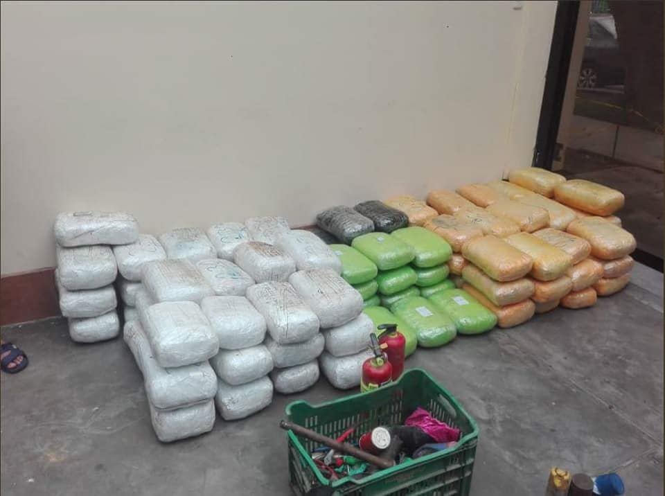 Incautan 240 kilos de marihuana e intervienen a cinco personas