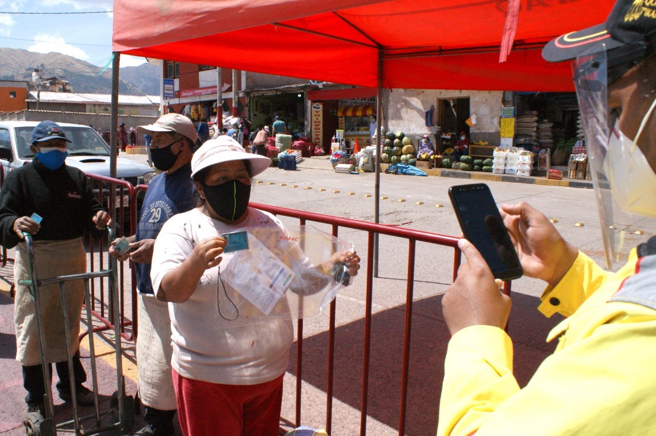 Más de 10 mil protectores faciales se han entregado a usuarios de transporte urbano en 11 ciudades